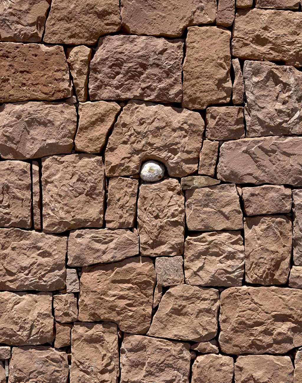Red stone masonry detail, Villa E